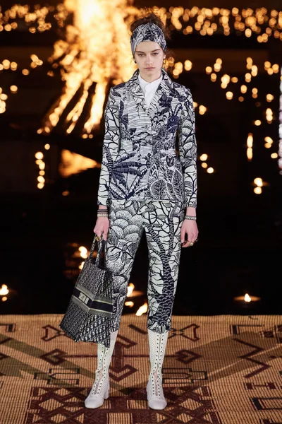 Look 66